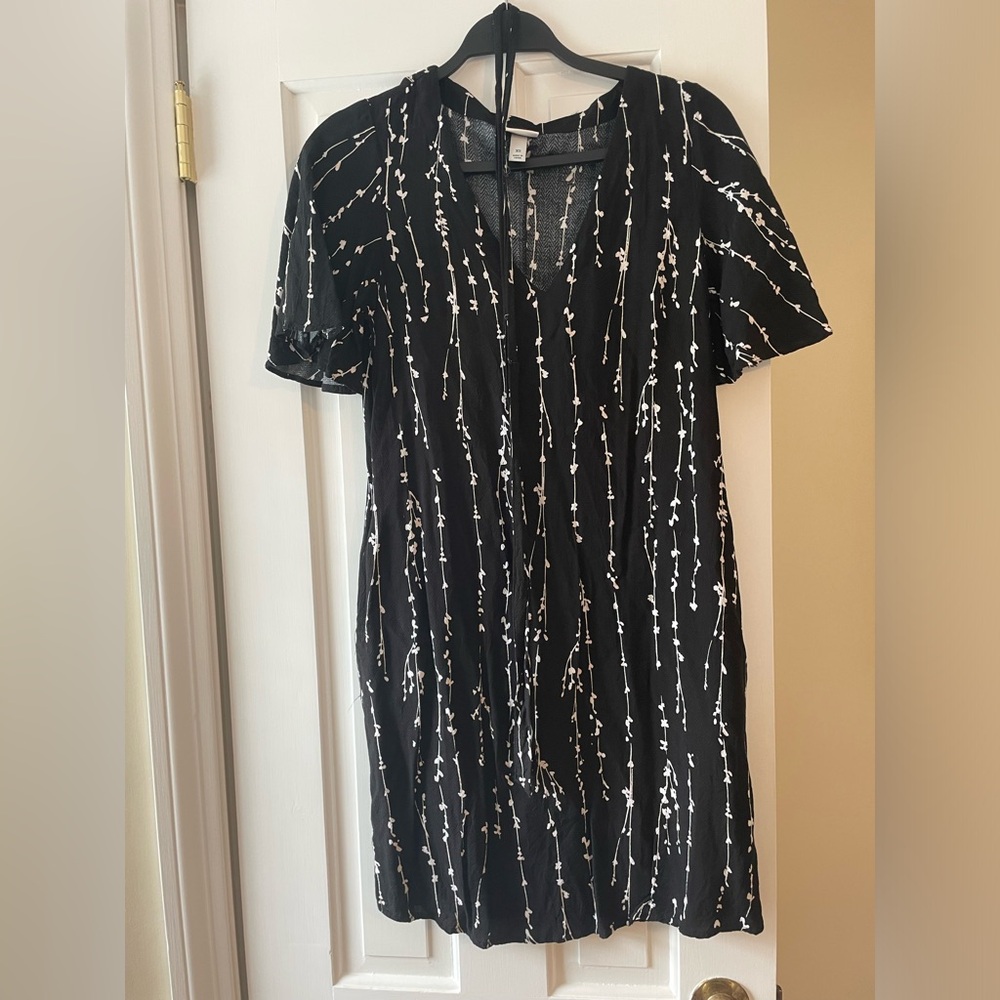 A new day size XS t-shirt dress. Worn once